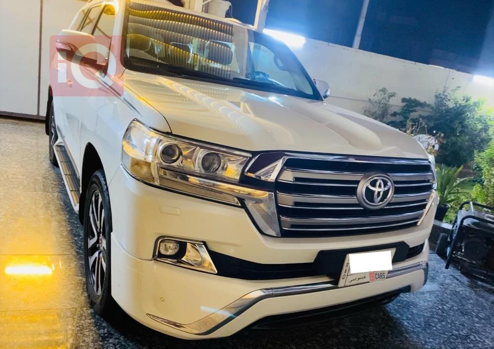 تويوتا لاندكروزر